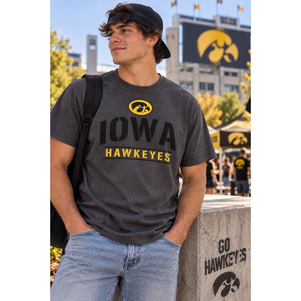 Iowa Hawkeyes T Shirt Men's 2XL XXL Gray Black Gold Football College Graphic Tee